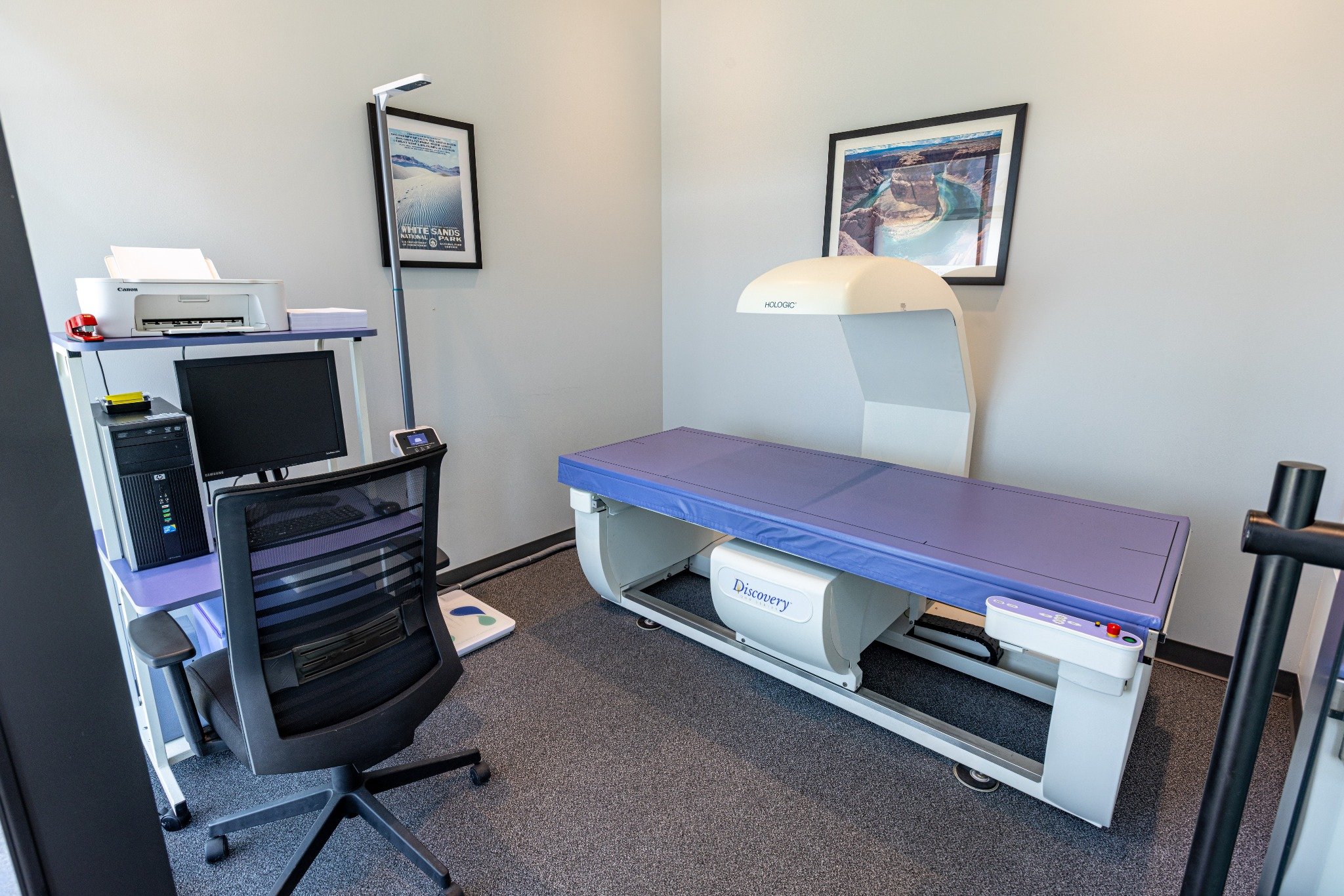 Plus10 Life DEXA scanning room with Hologic Discovery scanner